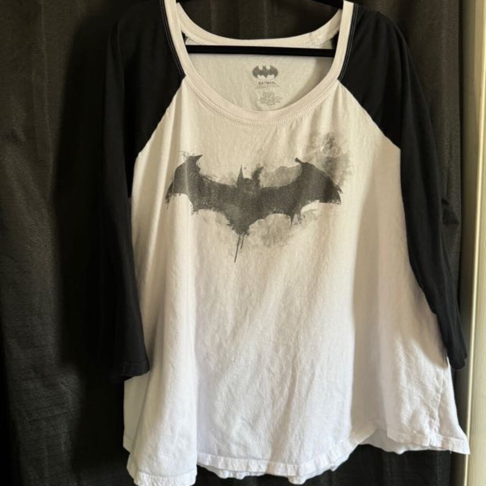 Torrid 5x Batman Raglan Shirt - Picture 2 of 10